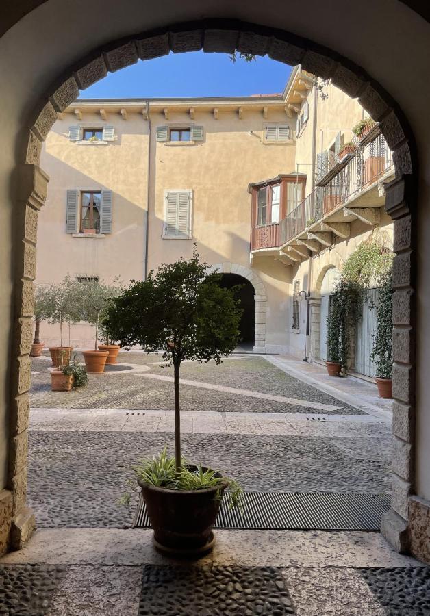 Antiche Colonne Suite Verona Exteriör bild