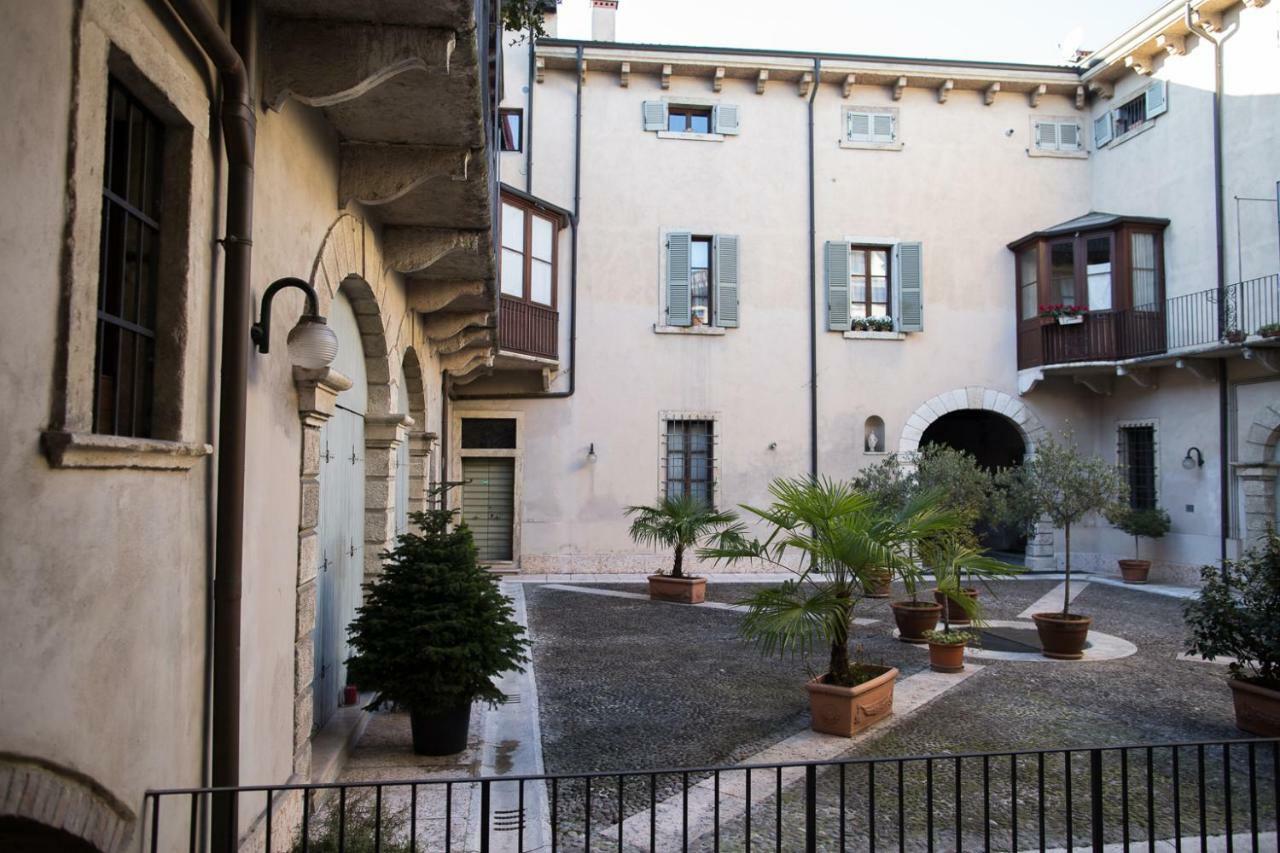 Antiche Colonne Suite Verona Exteriör bild