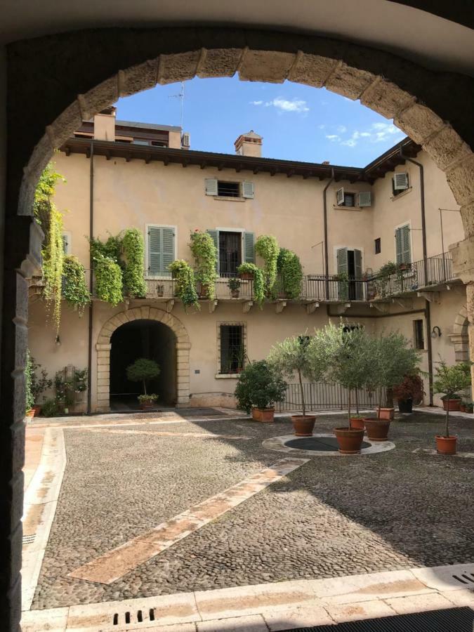 Antiche Colonne Suite Verona Exteriör bild